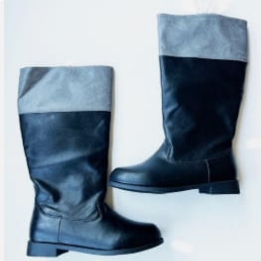NEW WITHOUT TAGS - Black and Gray Knee-High Boots (WIDE CALVES)